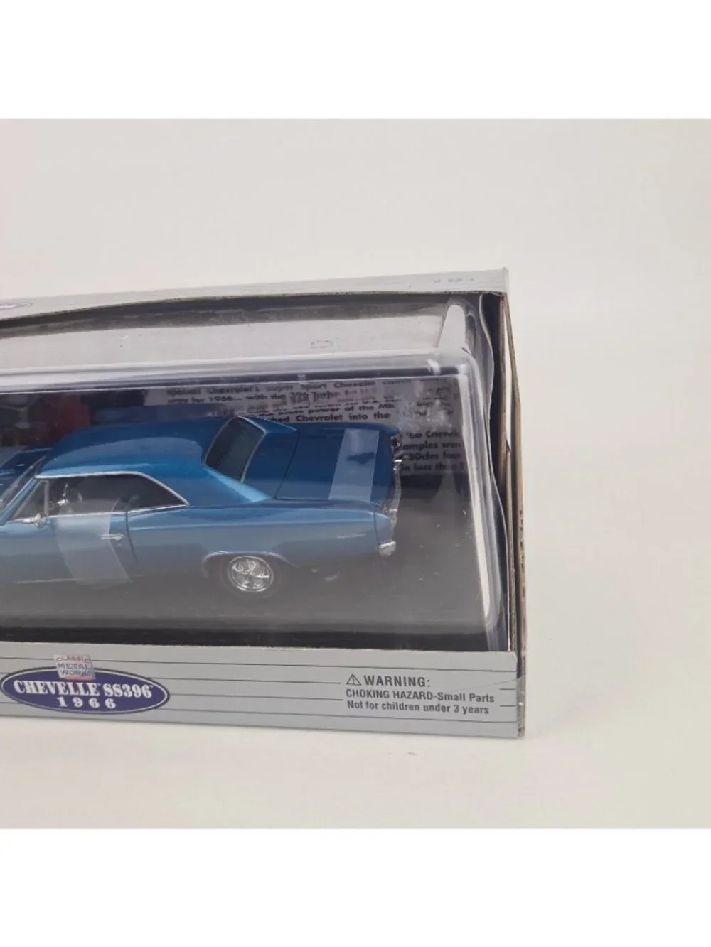 Classic Metal Works Collectible 1966 Chevelle SS 396 Blue 1:24 DieCast 10114
